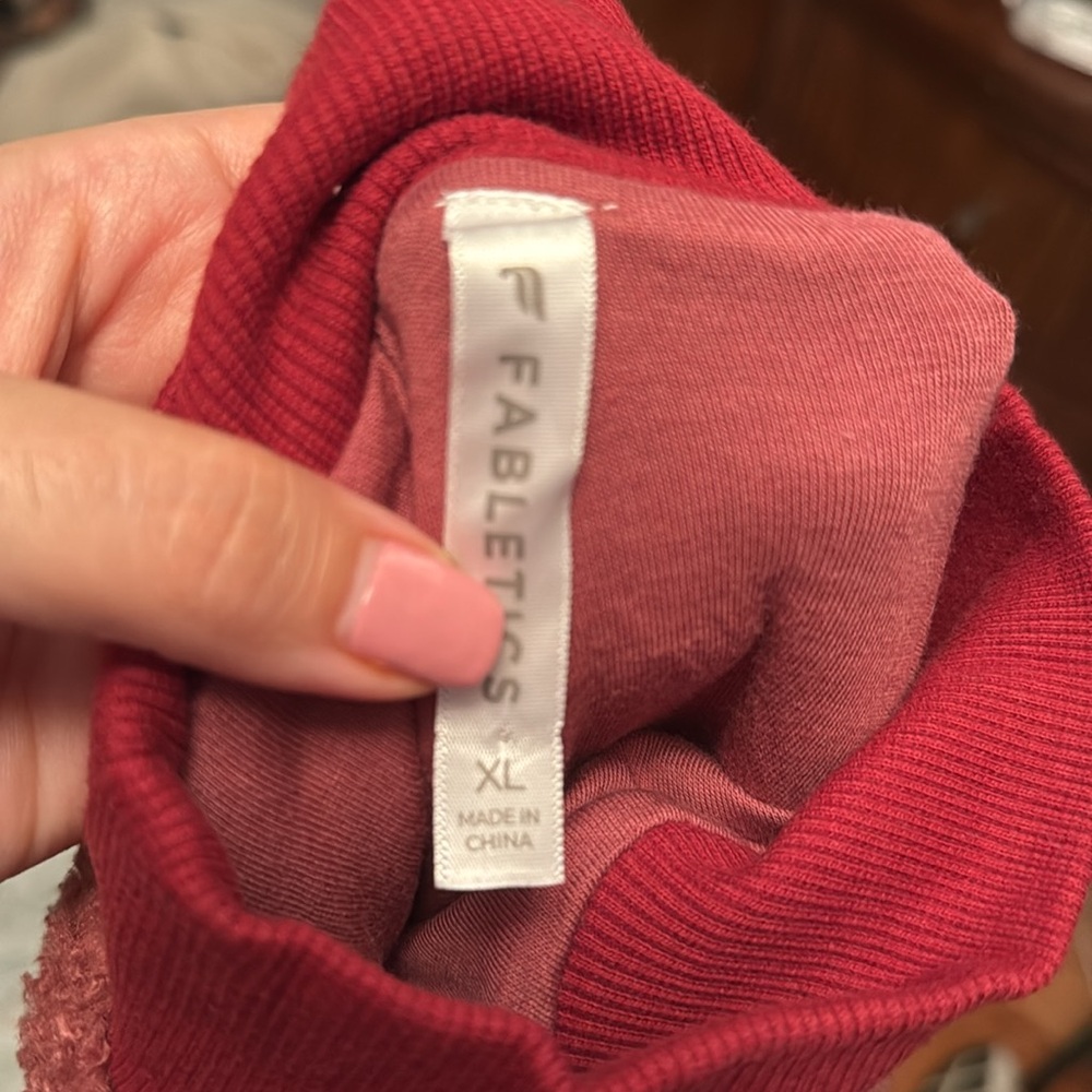Maroon sweater - Picture 3 of 3